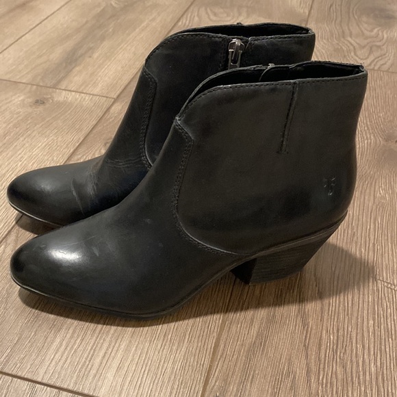 Frye Black Leather Booties NWOT 🖤 - Picture 2 of 8